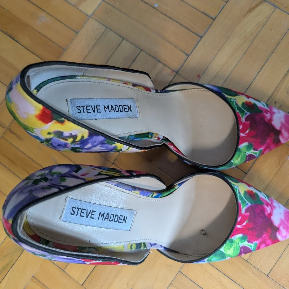 Floral fabric pumps - Picture 1 of 3